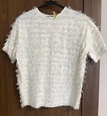 깃털 티셔츠 기프소히라