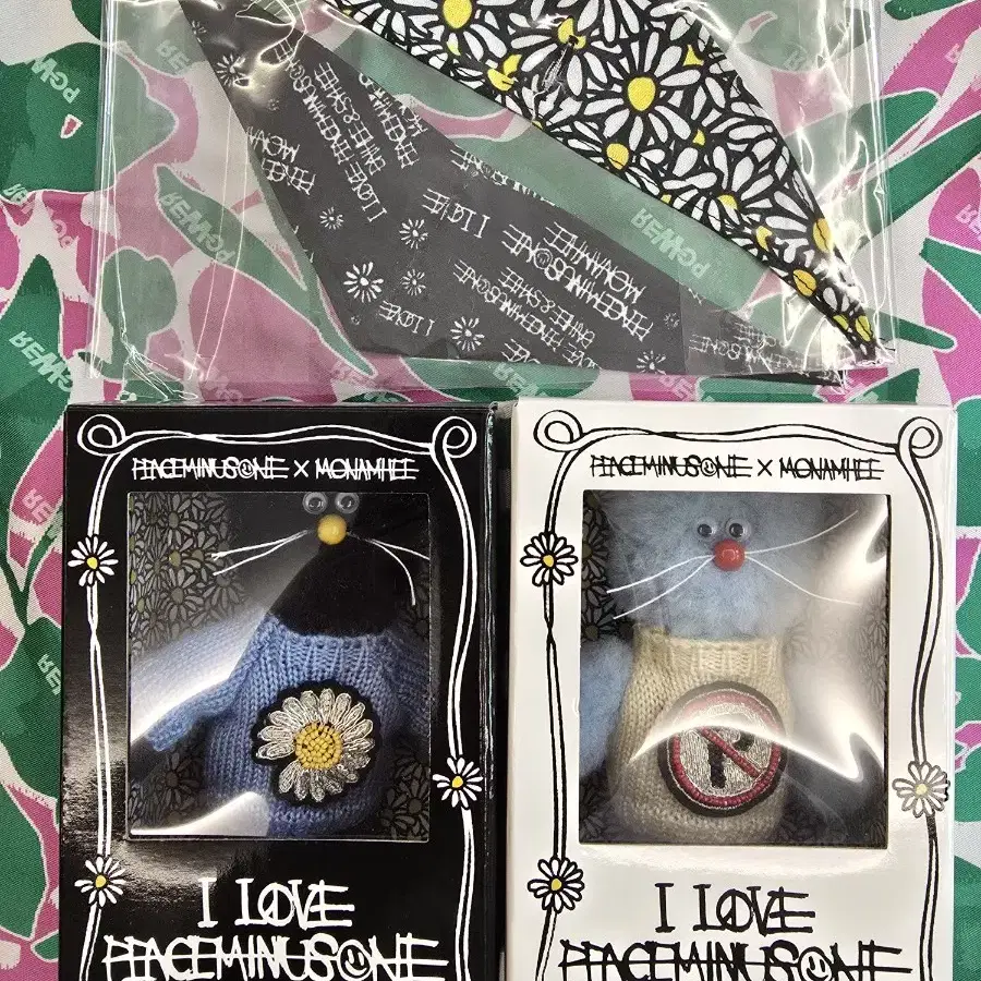 アイドル MONAMHEE X Peaceminusone Daehee Jihee MONAMHEE X Peaceminusone Daehee Jihee
