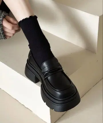 AsRiRe 통굽 로퍼