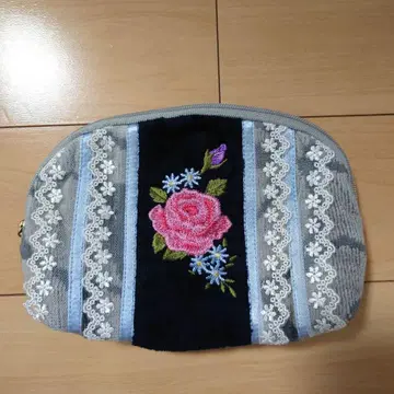 카라카라 바라 패턴 파우치