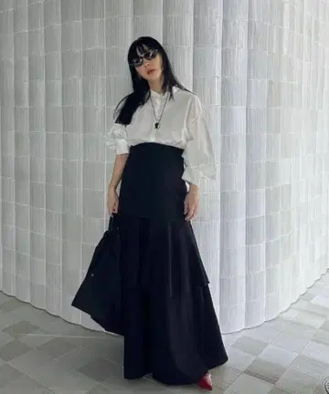 SHIRT DOCKING TIERED DRESS 화이트 블랙 S 사이즈