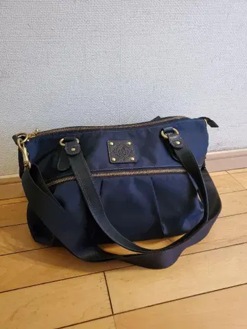 네이비 나일론 숄더백