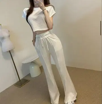 크롭 반팔 티셔츠 라인 플레어 팬츠 셋업