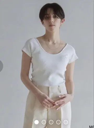 패드 인 BACK U 컷 티셔츠