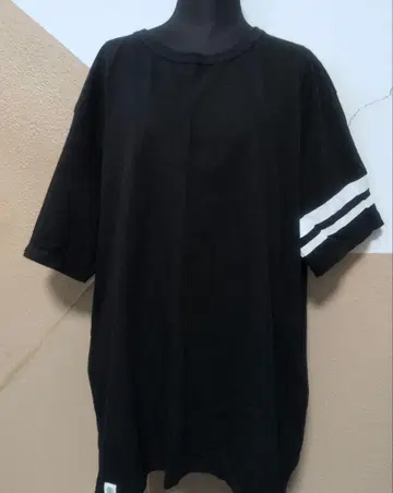 Momotaro Jeans 블랙 티셔츠