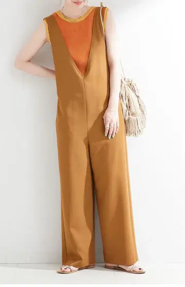 택 포함 새상품 B.C STOCK 워셔블 딥 V 리린 살로펫