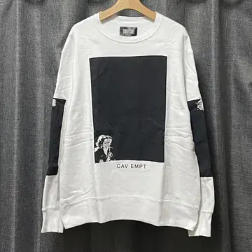 CAV EMPT 그래픽 트레이닝복 화이트