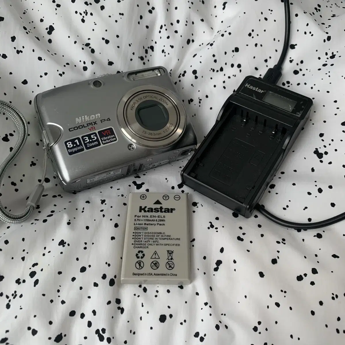 Nikon COOLPIX P4 VR 7.5-26.3mm 1:2.7-5.3 コンパクトデジタル