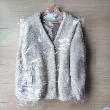 KBF 베이지 보아 자켓