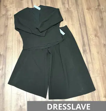 DRESSLAVE 셋업 카키 미사용 새상품