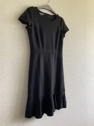 LAURA ASHLEY 블랙 무릎 기장 원피스 반팔 블랙 원피스
