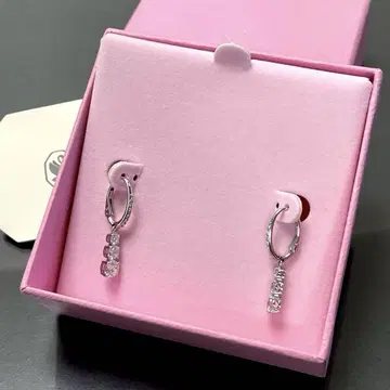 SWAROVSKI/스와로브스키/Stilla Attract/후프 귀걸이
