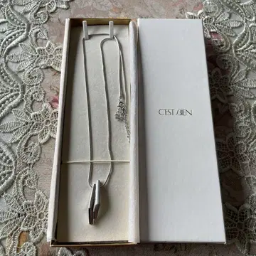 C'est Bien 심플하고 엘레강트한 목걸이