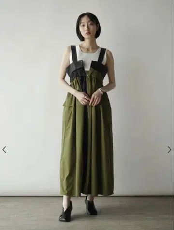 새상품! YAMADAYA 카키 슬리브리스 롱 원피스