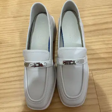 화이트 로퍼 메탈 버클