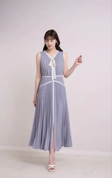새상품 Formentera Pleated Bicolor Dress