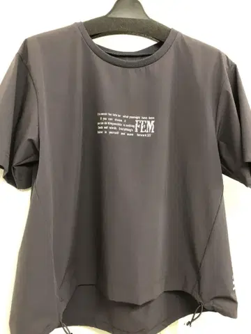 쿨 카레안의 티셔츠