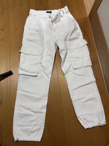 Bershka 화이트 팬츠