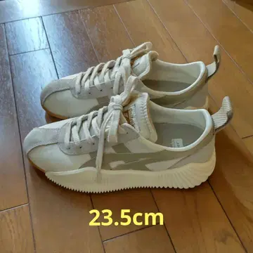 오니츠카타이거 스니커즈 아크로몬트 크림 23.5cm