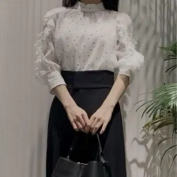 시어 프릴 플리츠 블라우스