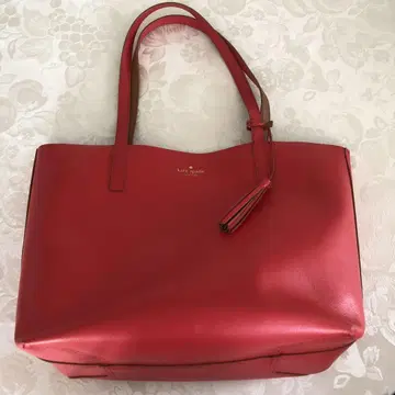 Kate Spade 빨간색 토트백 미사용품