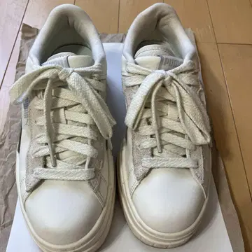 푸마 통굽 로우 컷 스니커즈 화이트 여성용 22.5cm