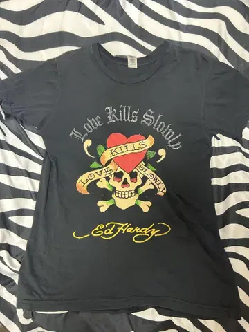 Ed Hardy Love Kills Slowly 티셔츠 S 사이즈