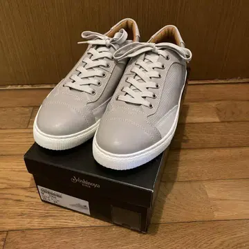 요시노야 스니커즈