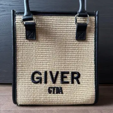 GYDA 숄더백 GIVER