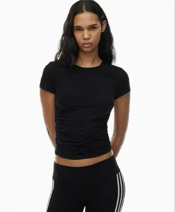 ARITZIA 블랙 개더링 반팔 티셔츠