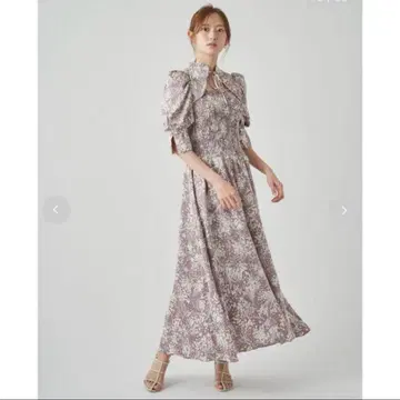 SNIDEL 데콜테 오픈 원피스 라벤더