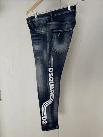 초레어 DSQUARED2 Skater 48 사이드 로고