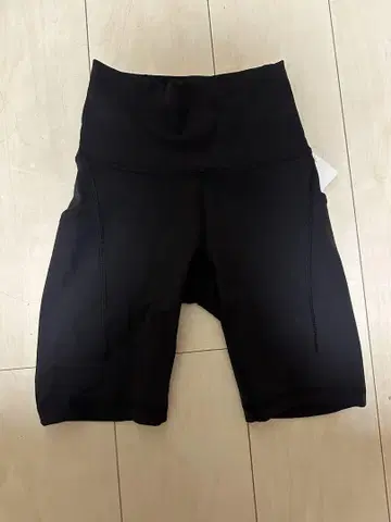 미사용 새상품 룰루레몬 블랙 숏팬츠 포켓 부착