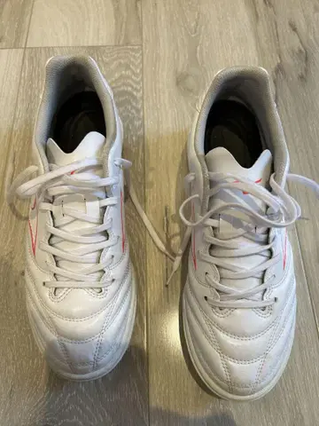 Mizuno 축구화 화이트/레드