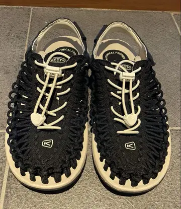 KEEN 우먼 유니크 캔버스 24.5cm
