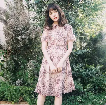 레베카 부티크 드라이를 묶은 플라워 레이스 원피스