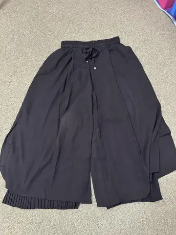 VICKY 스카초 블랙