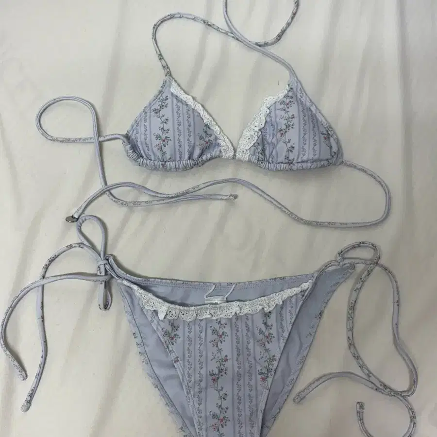 GLOWNY | 글로니 Glowny Frill Bikini Set Sky Bloom on Bunjang