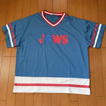 Jaws 메쉬 V넥 티셔츠 유니버셜