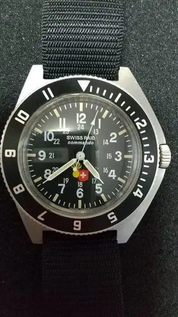 SWISS RAID commando 블랙 아날로그 시계