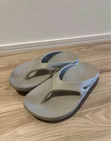 우포스 샌들