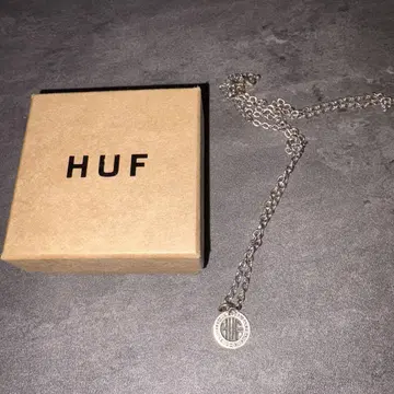 HUF 로고 펜던트 목걸이