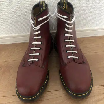 Dr.Martens 8홀 부츠 체리 레드 잉글랜드제