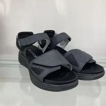 ELLIE SPORT 라메 믹스 블랙 스포츠 샌들