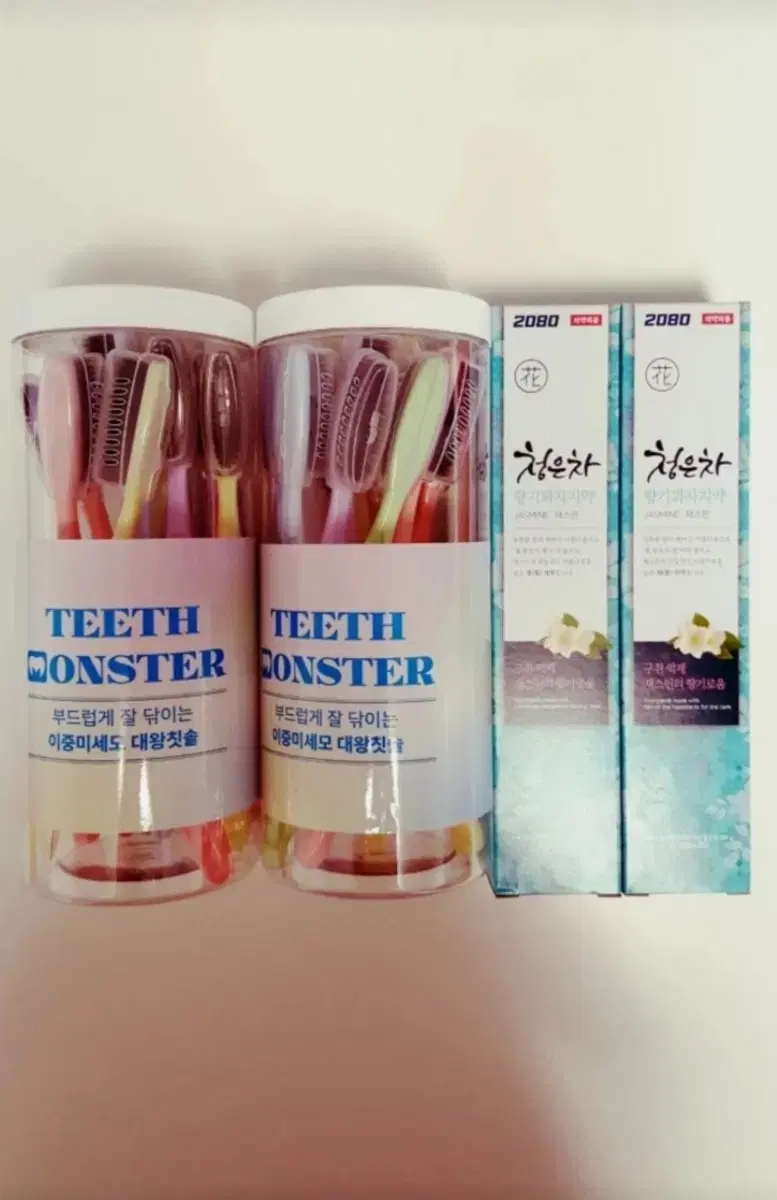 [Shipping Included] Teethmonster Giant Toothbrush 22ea & 2080 Green Tea Jasmine Scent Toothpaste 2ea