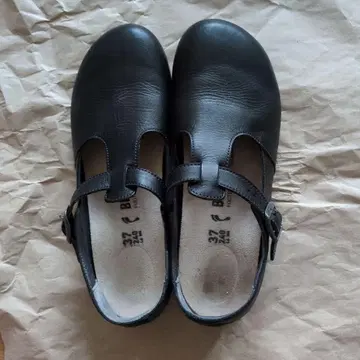 BIRKENSTOCK 블랙 샌들 37
