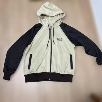 PASSION DETAILS 후드 부착 자켓