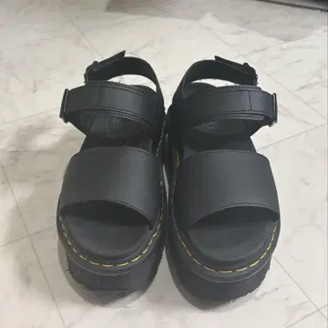 Dr.Martens VOSS QUAD 샌들 BLACK 여성용
