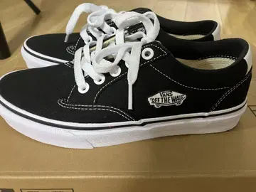 VANS 오센틱 블랙/화이트