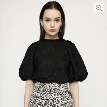 SLY CUT LACE PUFF SLEEVE 상의